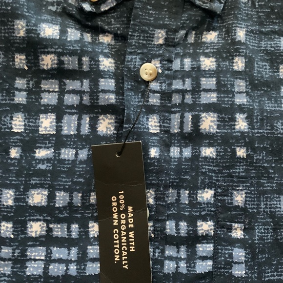 Banana Republic- Men's Short Sleeve Button-Down: - Picture 4 of 4